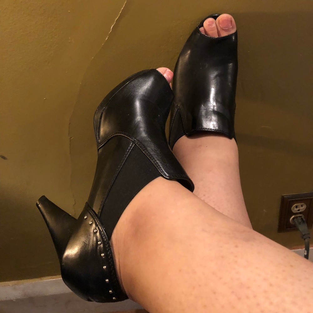 Sexy booties!! 12w